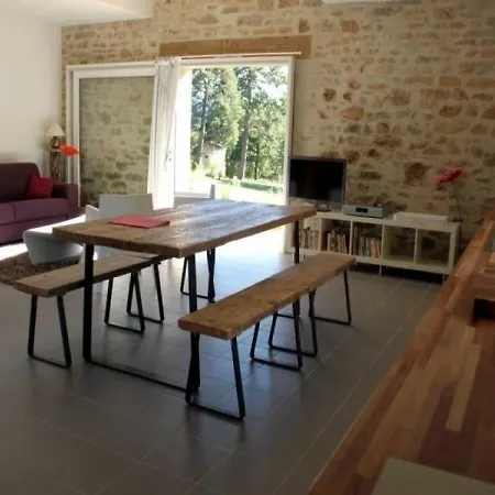 House Domaine De Broual: Cote Donjon بيت للعطل